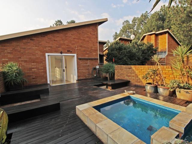 2 Bedroom Apartment To Let in Bryanston