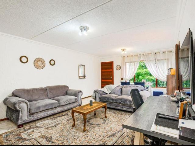 2 Bedroom Apartment To Let in Bryanston