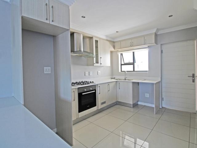 2 Bedroom Apartment To Let in Bryanston