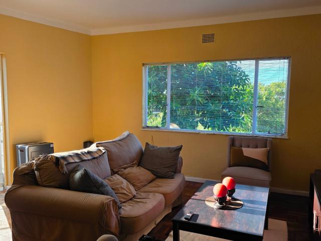 2 Bedroom Apartment To Let in Claremont Upper