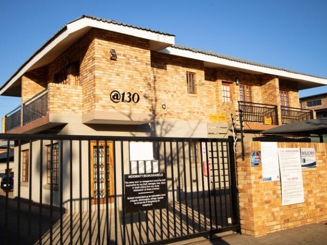 2 Bedroom Apartment To Let in Die Bult