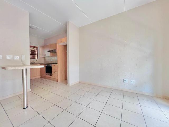 2 Bedroom Apartment To Let in Douglasdale