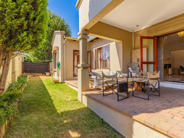 2 Bedroom Apartment To Let in Douglasdale