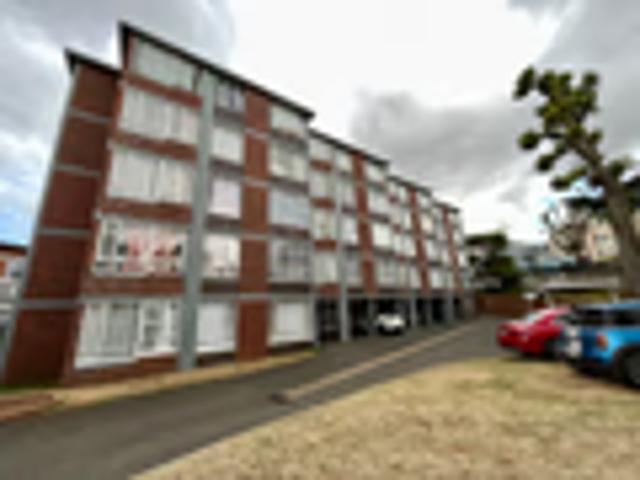 2 Bedroom Apartment To Let in Essenwood