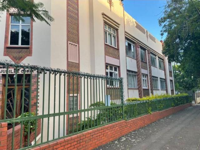 2 Bedroom Apartment To Let in Essenwood