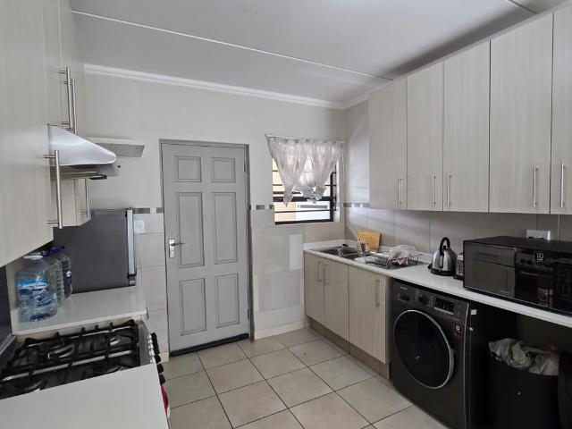 2 Bedroom Apartment To Let in Fourways