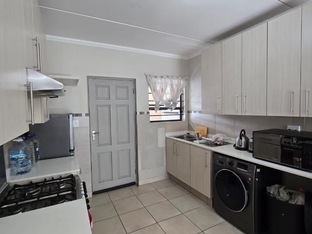 2 Bedroom Apartment To Let in Fourways