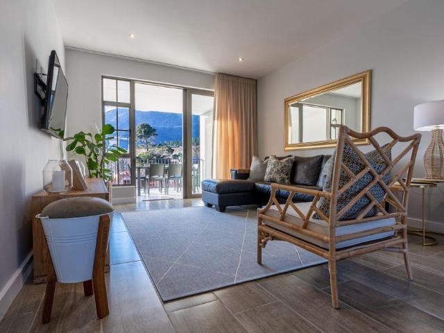 2 Bedroom Apartment To Let in Franschhoek