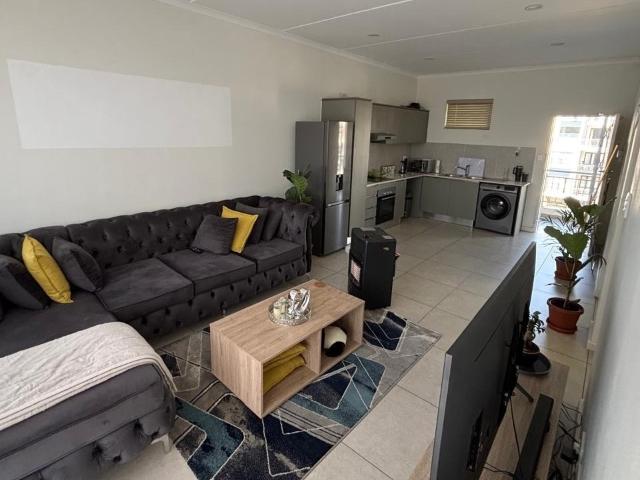 2 Bedroom Apartment To Let in Greenstone Hill