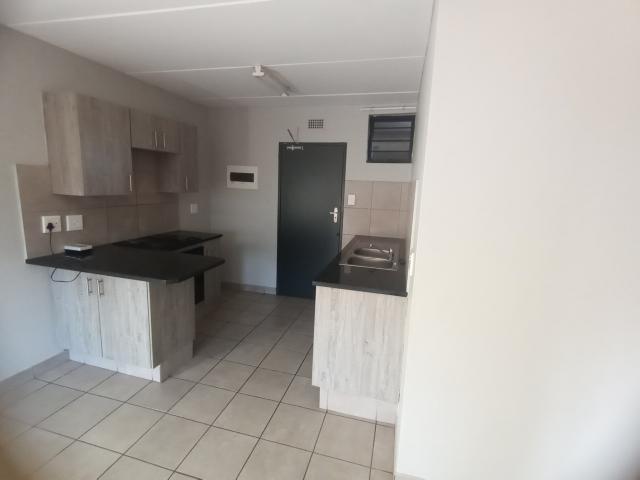 2 Bedroom Apartment To Let in La Montagne