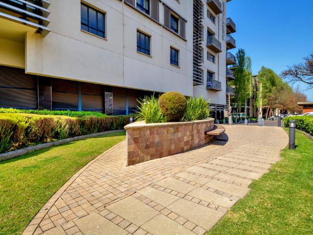 2 Bedroom Apartment To Let in Melrose