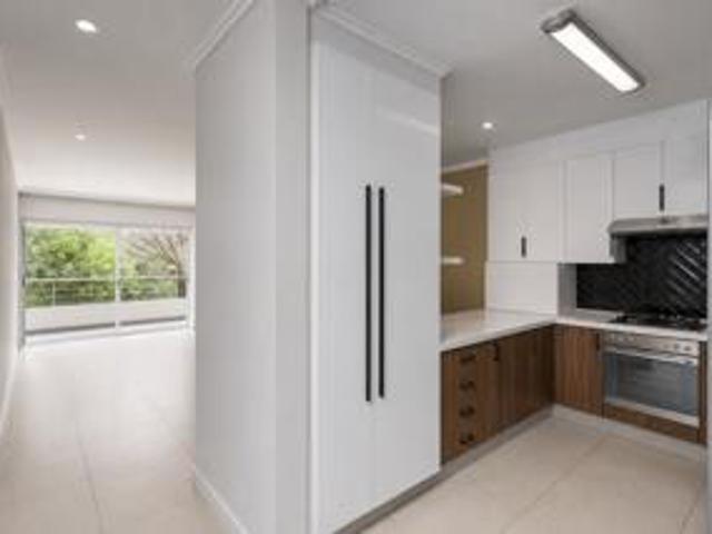2 Bedroom Apartment To Let in Morningside