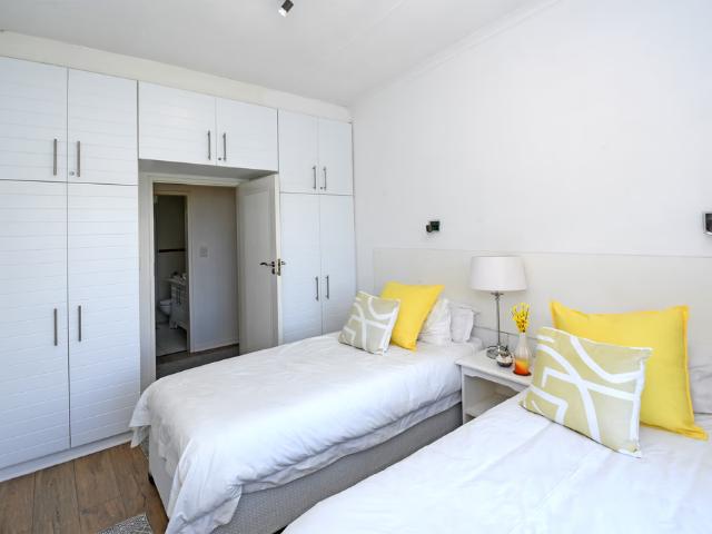 2 Bedroom Apartment To Let in Morningside