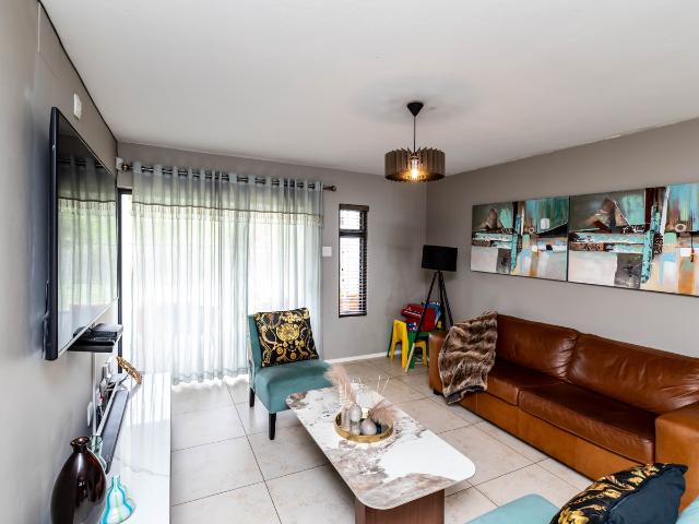 2 Bedroom Apartment To Let in Nahoon Valley Park