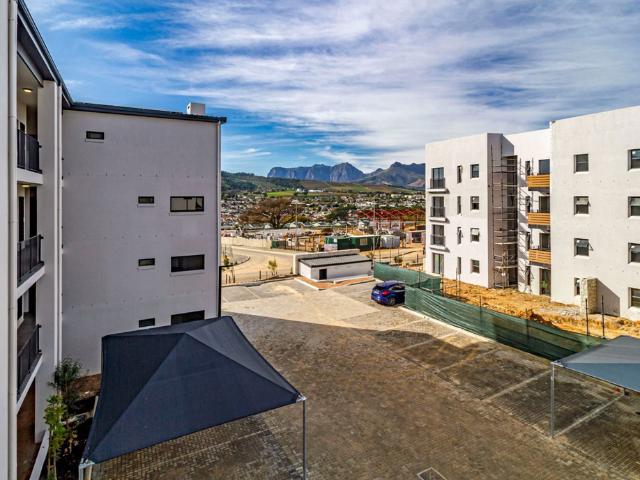 2 Bedroom Apartment To Let in Newinbosch