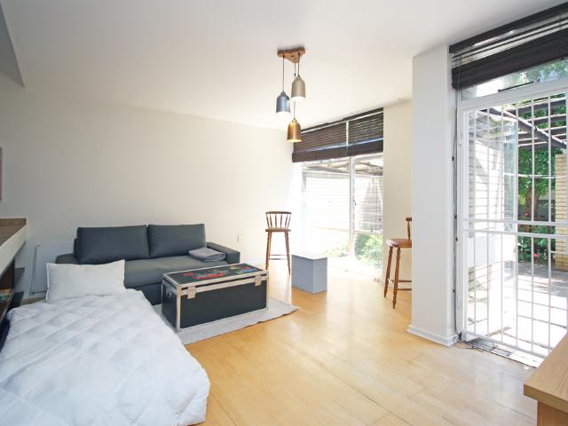 2 Bedroom Apartment To Let in Norwood