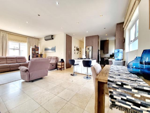 2 Bedroom Apartment To Let in Oaklands