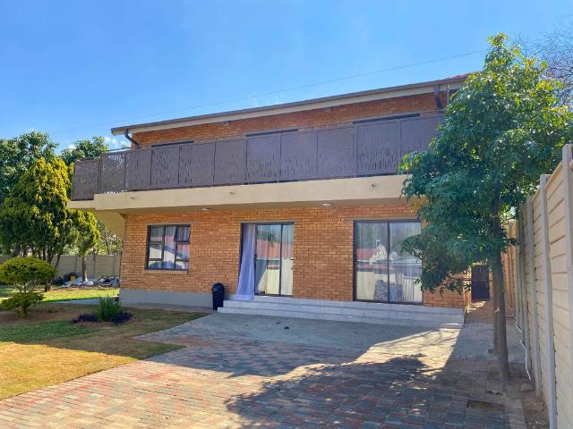 2 Bedroom Apartment To Let in Olivedale