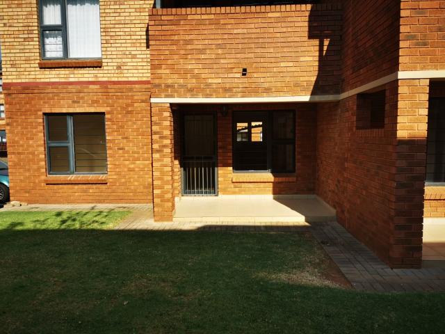 2 Bedroom Apartment To Let in Olympus AH