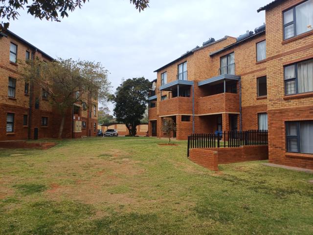 2 Bedroom Apartment To Let in Olympus AH