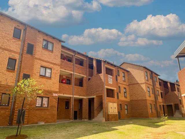 2 Bedroom Apartment To Let in Olympus AH