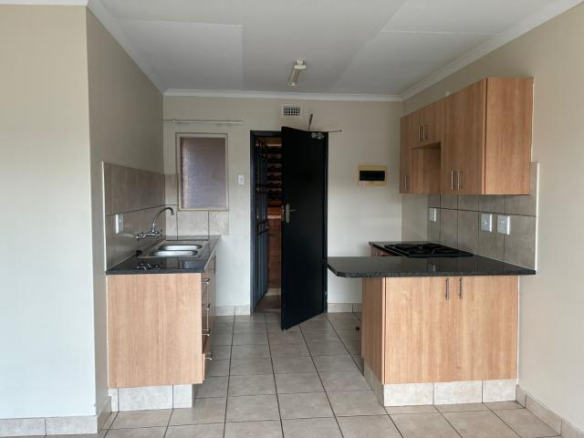 2 Bedroom Apartment To Let in Olympus AH