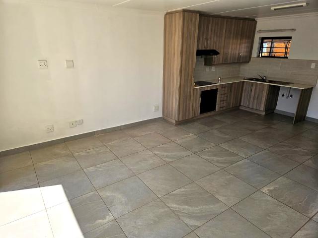 2 Bedroom Apartment To Let in Olympus AH