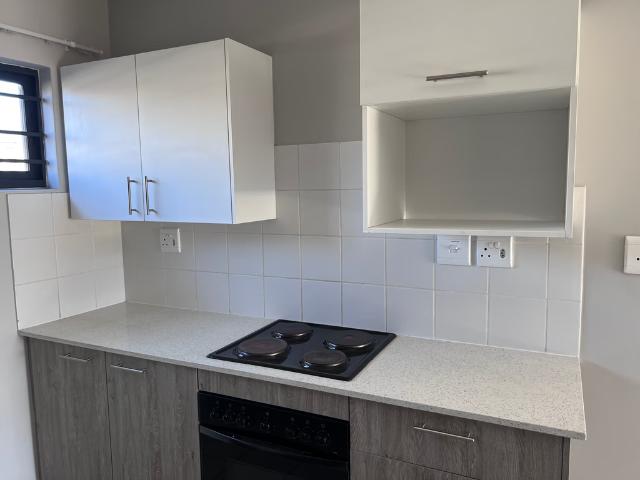 2 Bedroom Apartment To Let in Parklands North