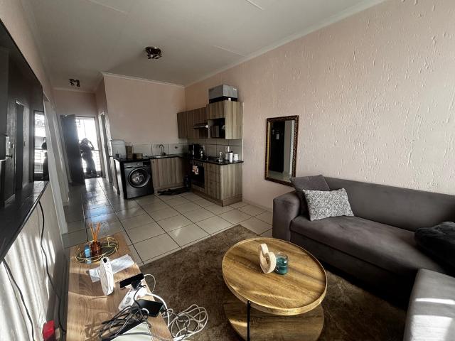 2 Bedroom Apartment To Let in Paulshof