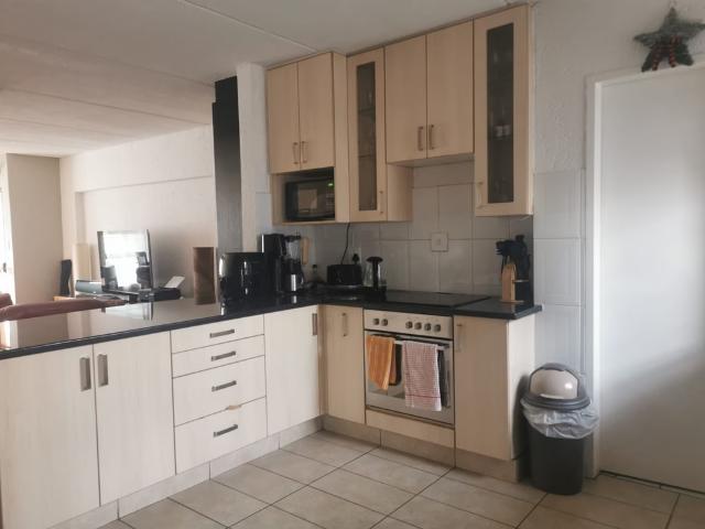 2 Bedroom Apartment To Let in Paulshof | Waterfall Properties
