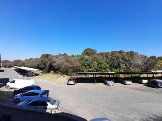 2 bedroom apartment to let in rooihu.