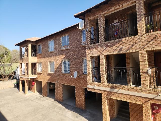 2 Bedroom Apartment To Let in Rustenburg Central