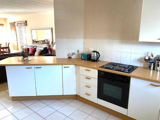 2 Bedroom Apartment To Let in Sandown