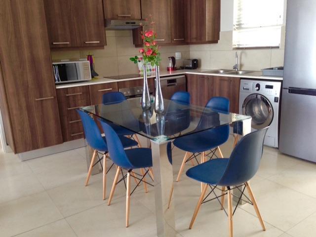 2 Bedroom Apartment To Let in Sandown