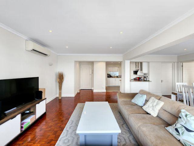 2 Bedroom Apartment To Let in Sea Point