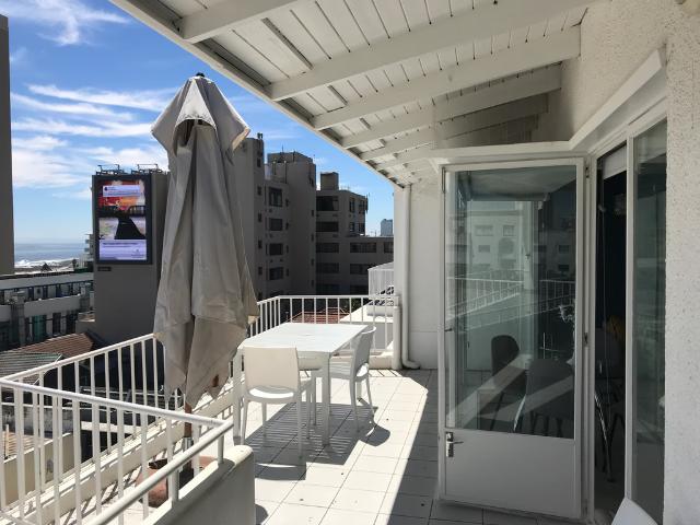 2 Bedroom Apartment To Let in Sea Point