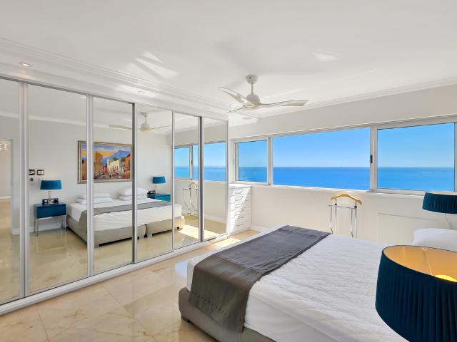 2 Bedroom Apartment To Let in Sea Point