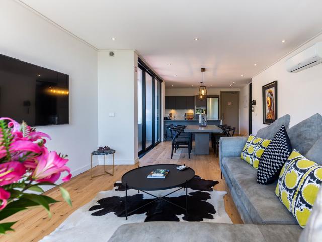 2 Bedroom Apartment To Let in Sea Point