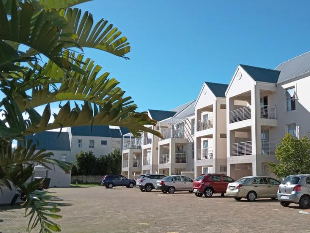 2 Bedroom Apartment To Let in Strand Central