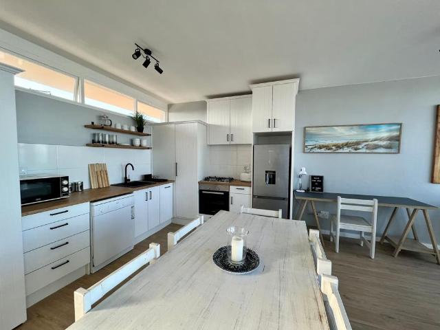 2 Bedroom Apartment To Let in Strand North