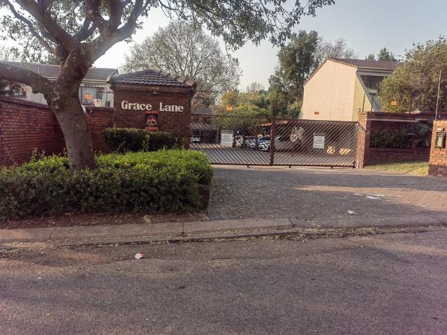 2 Bedroom Apartment To Let in Sunninghill | Waterfall Properties