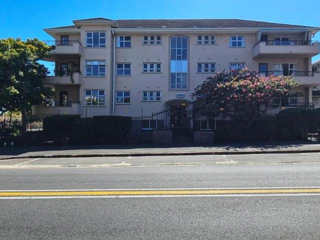 2 Bedroom apartment to rent in Claremont, Cape Town