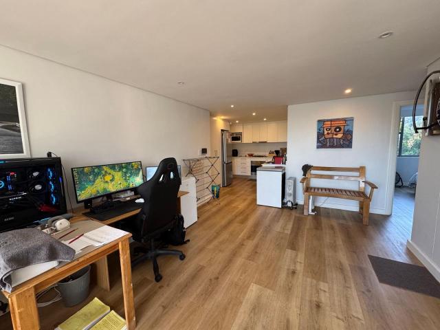 2 Bedroom apartment to rent in Claremont, Cape Town