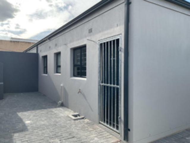 2 Bedroom Apartment to Rent in Grassy Park