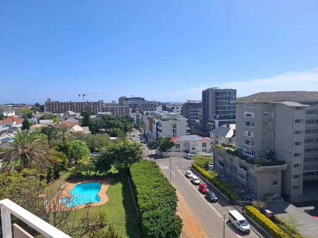 2 Bedroom Apartment to Rent in Green Point