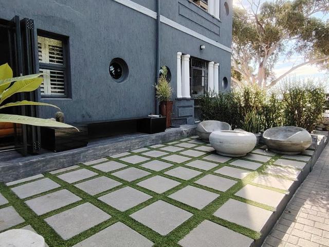 2 Bedroom apartment to rent in Green Point, Cape Town