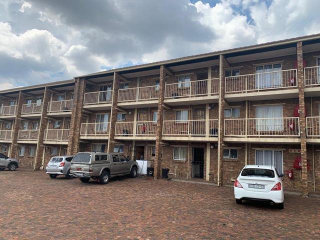 2 Bedroom Apartment to Rent in Elspark