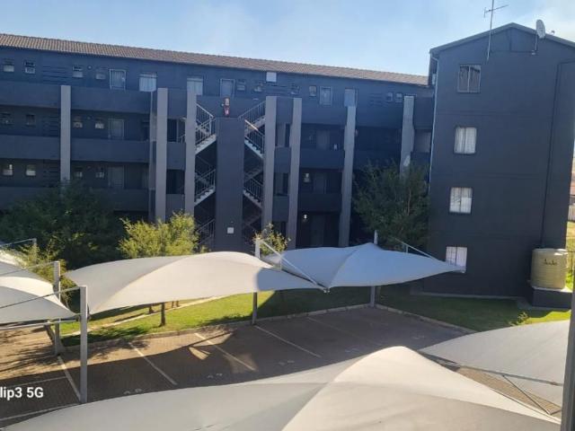 2 Bedroom apartment to rent in Fleurhof, Roodepoort