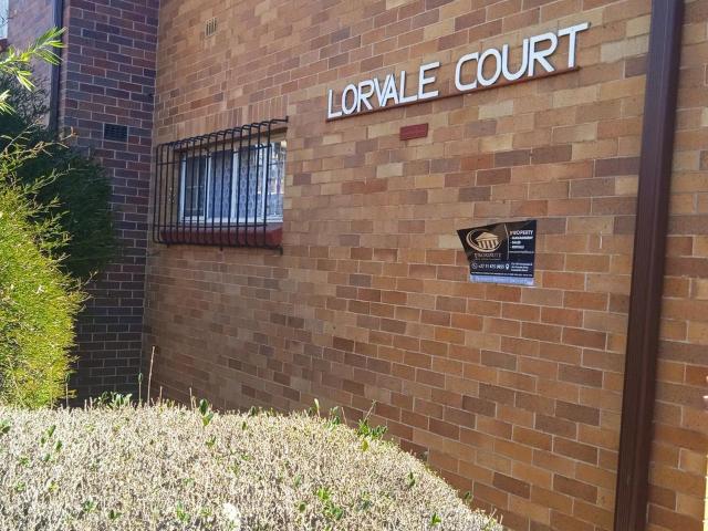 2 Bedroom apartment rented in Florida, Roodepoort