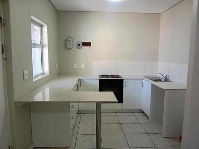 2 Bedroom apartment to rent in Knole Park, Cape Town